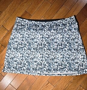 Tranquility by Colorado Clothing Textured Black and White‎ Mini Skirt